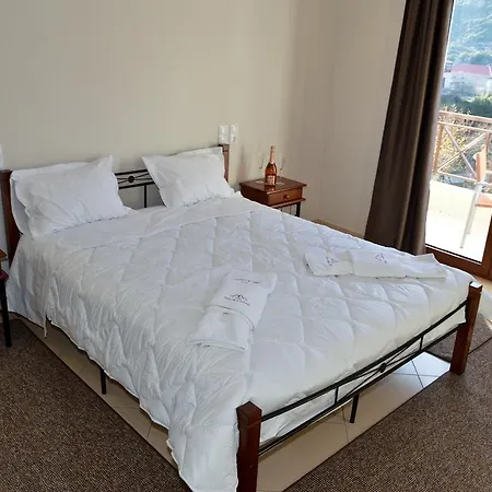 Mikri Archontissa Otel 3*