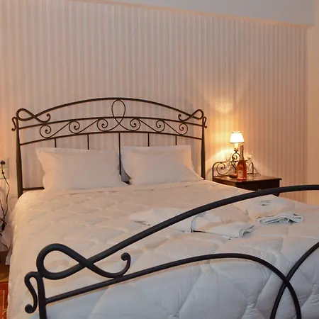 Mikri Archontissa Hotel 3*