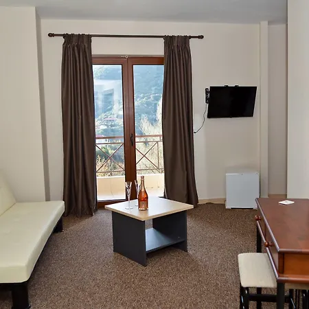 Mikri Archontissa 3* Áno Vlasía