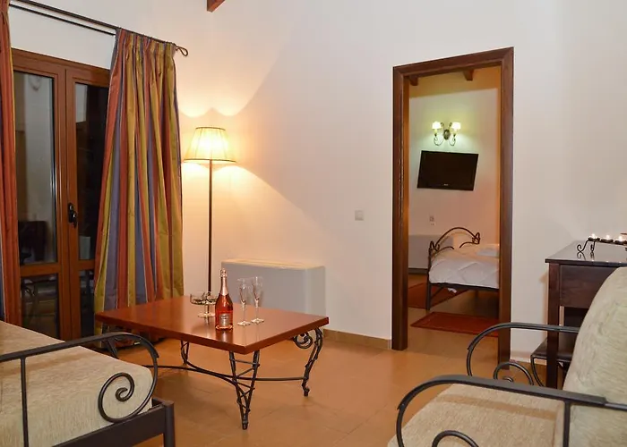 Mikri Archontissa Hotel 3*