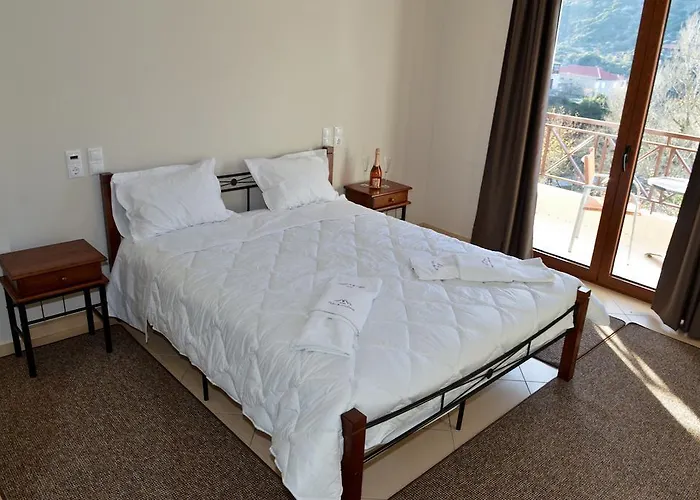 Mikri Archontissa Hotel 3*